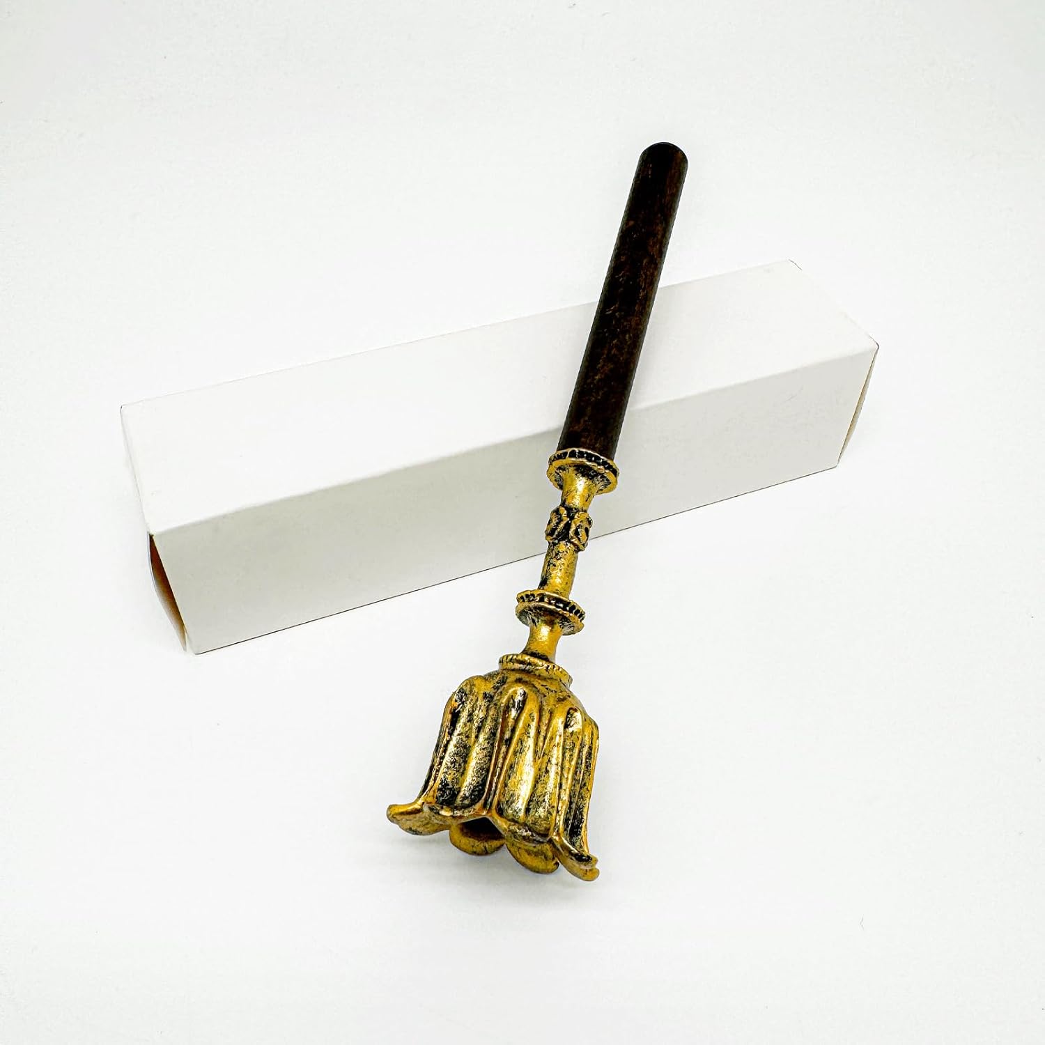 Aimto Candle Snuffer - Retro Brass Design 1