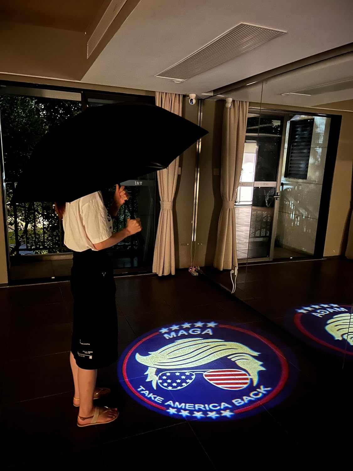 GUARAY Light Projector Umbrella - Stylish and Functional
